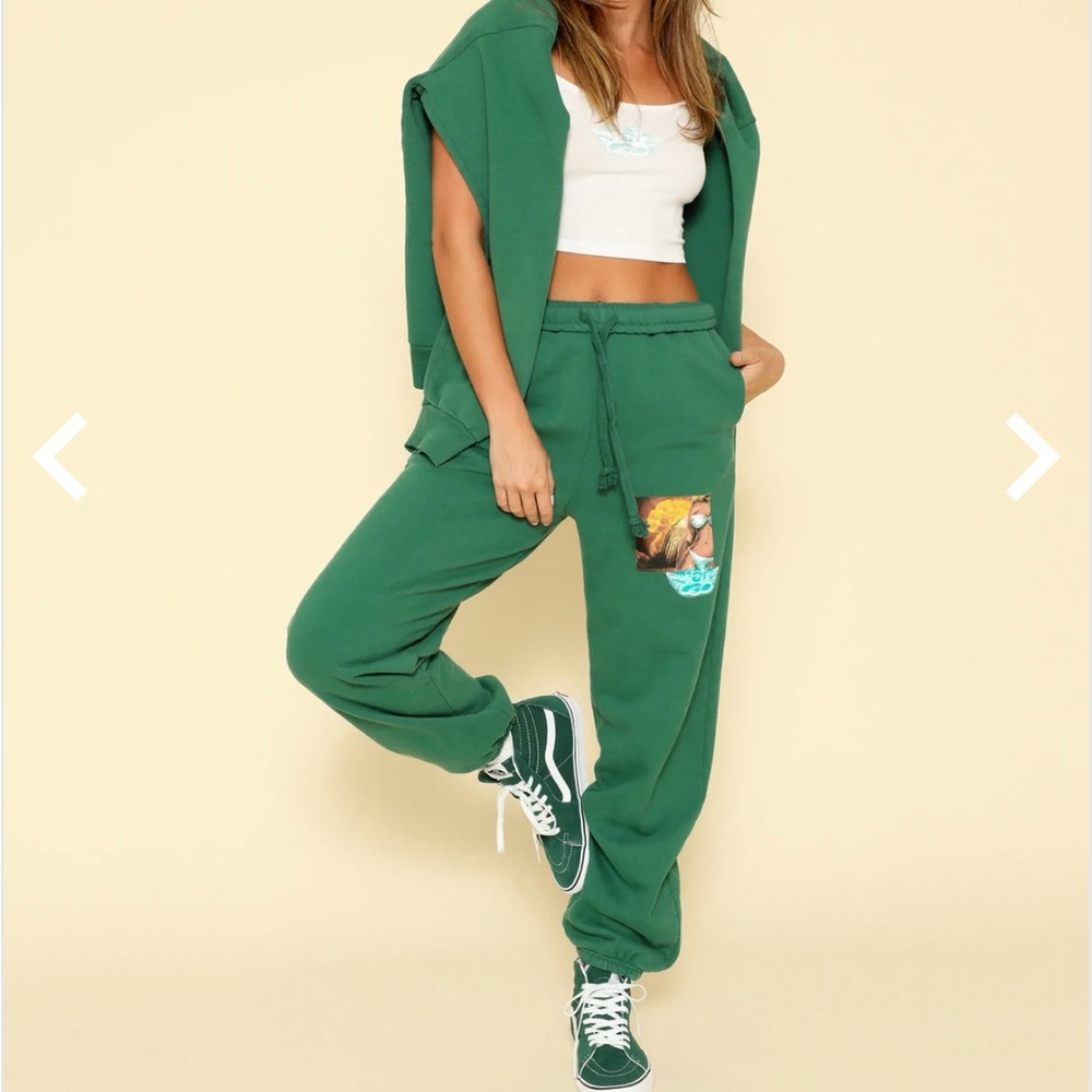 Boys lie jumping to conclusions sweatpants size small